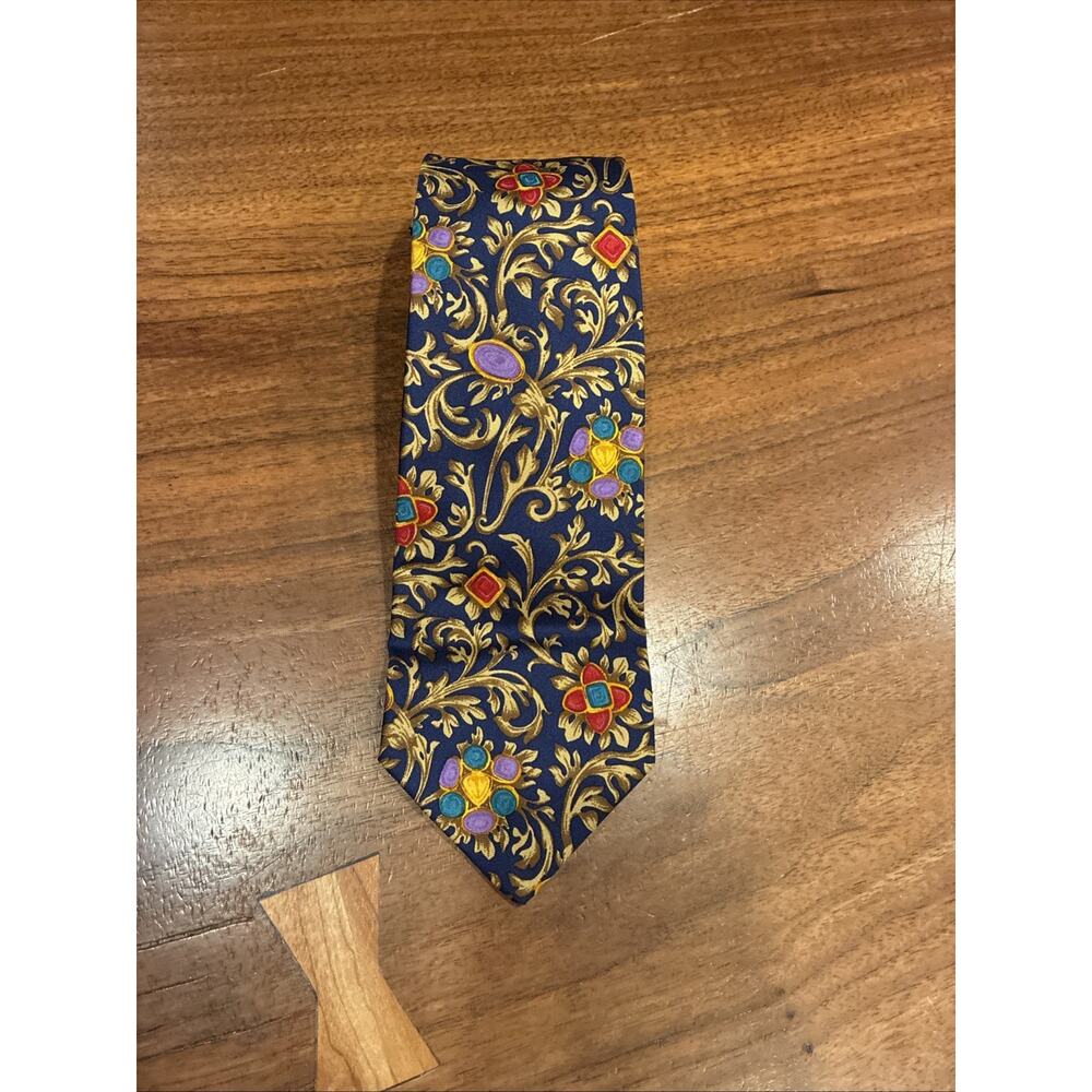 Chanel Men’s Silk Tie Monogram Pattern - Picture 6 of 7